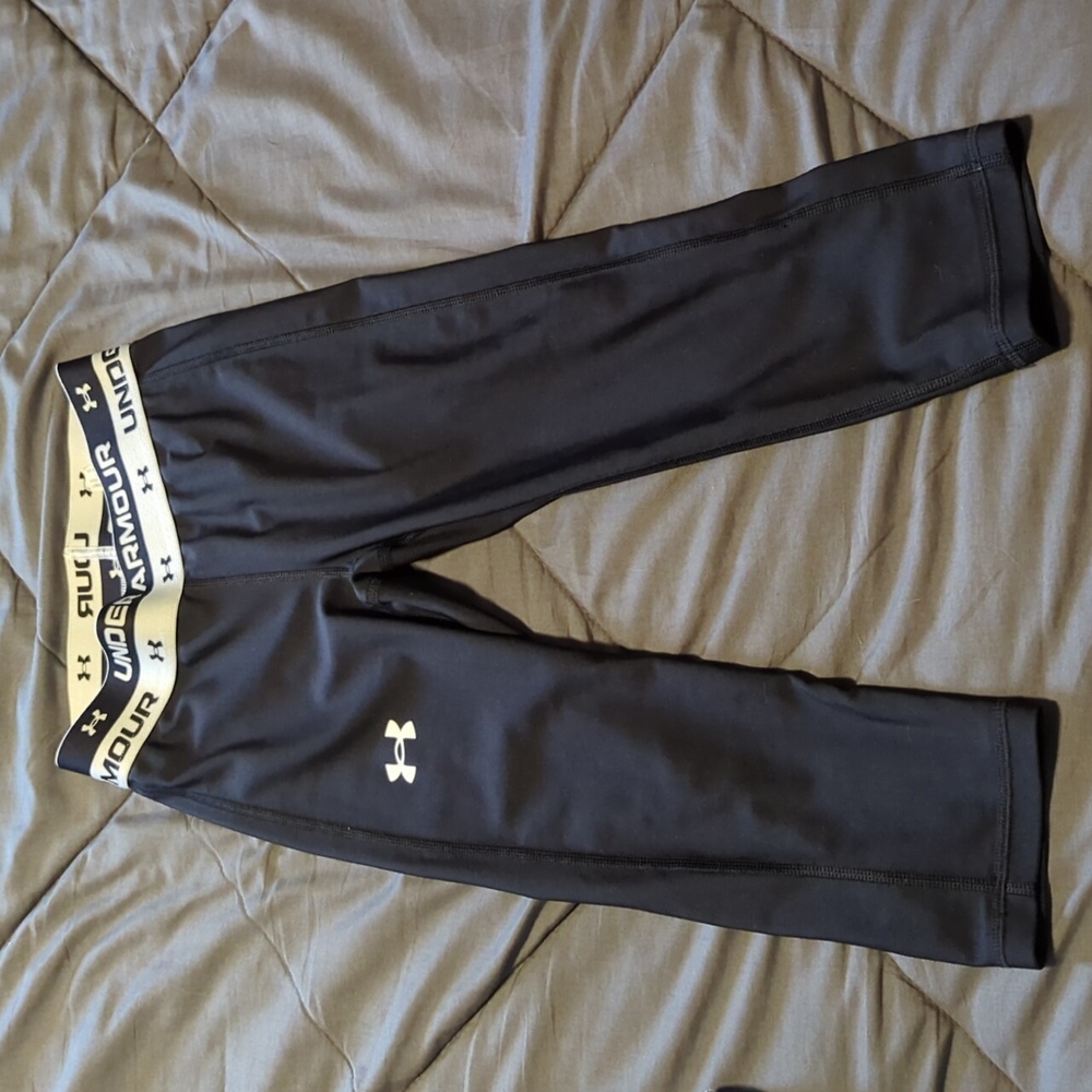 Girls Under Armour crop Leggings